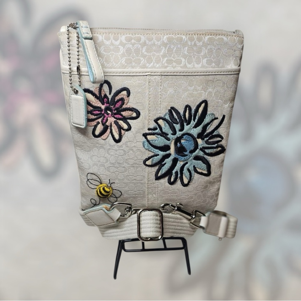 Coach Ivory Floral Bumble Bee ๐ Crossbody Purse F10872 - Picture 5 of 5